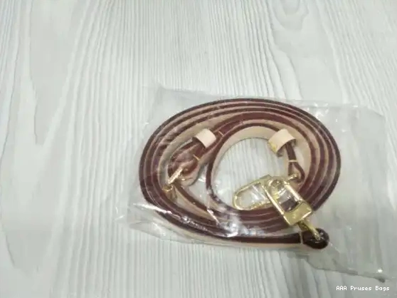 AAA Replica Ru BOITE Vuitton Louis PETITE CHAPEAU 0624
